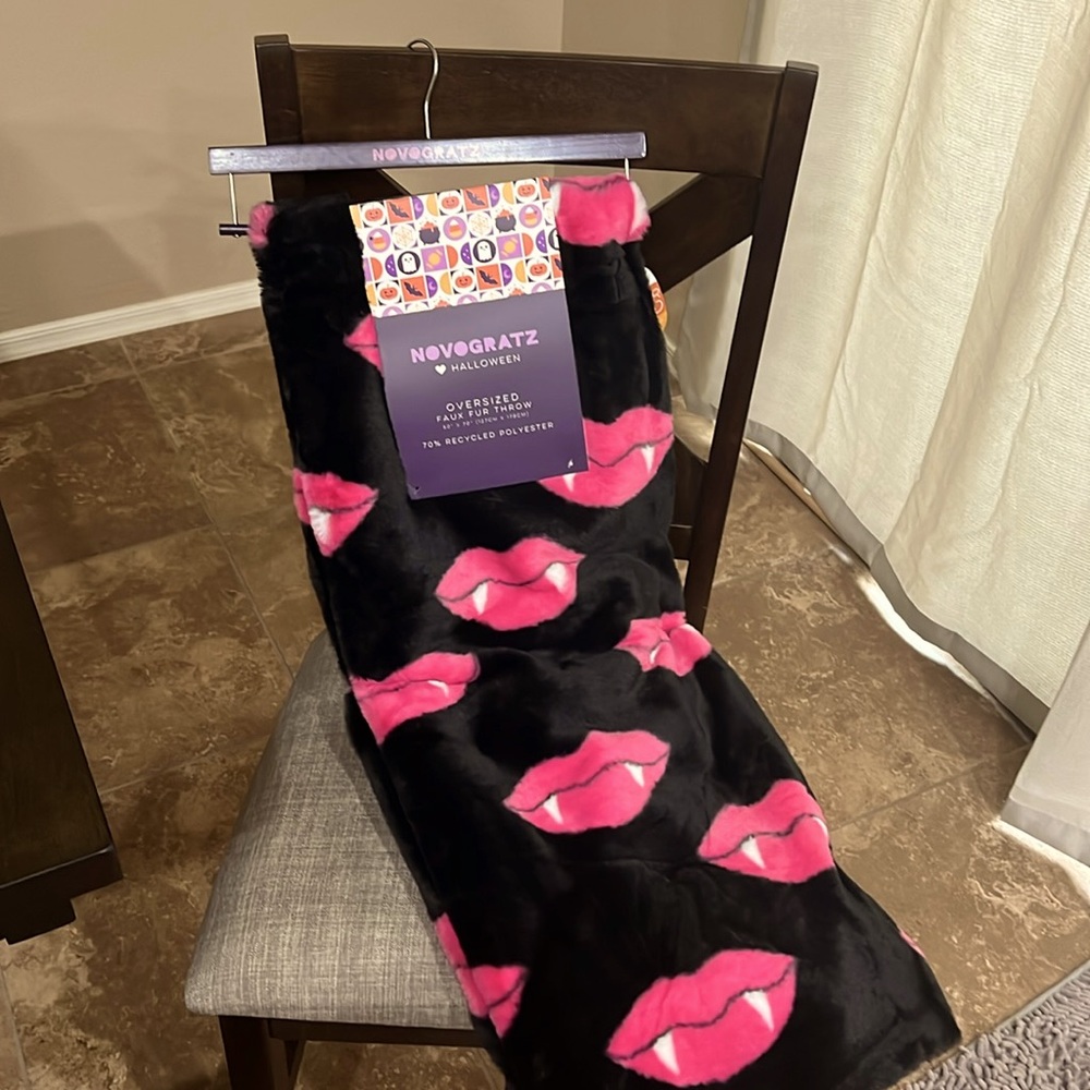 Novogratz Vampire Lips Oversized Faux Fur Throw Black and Pink